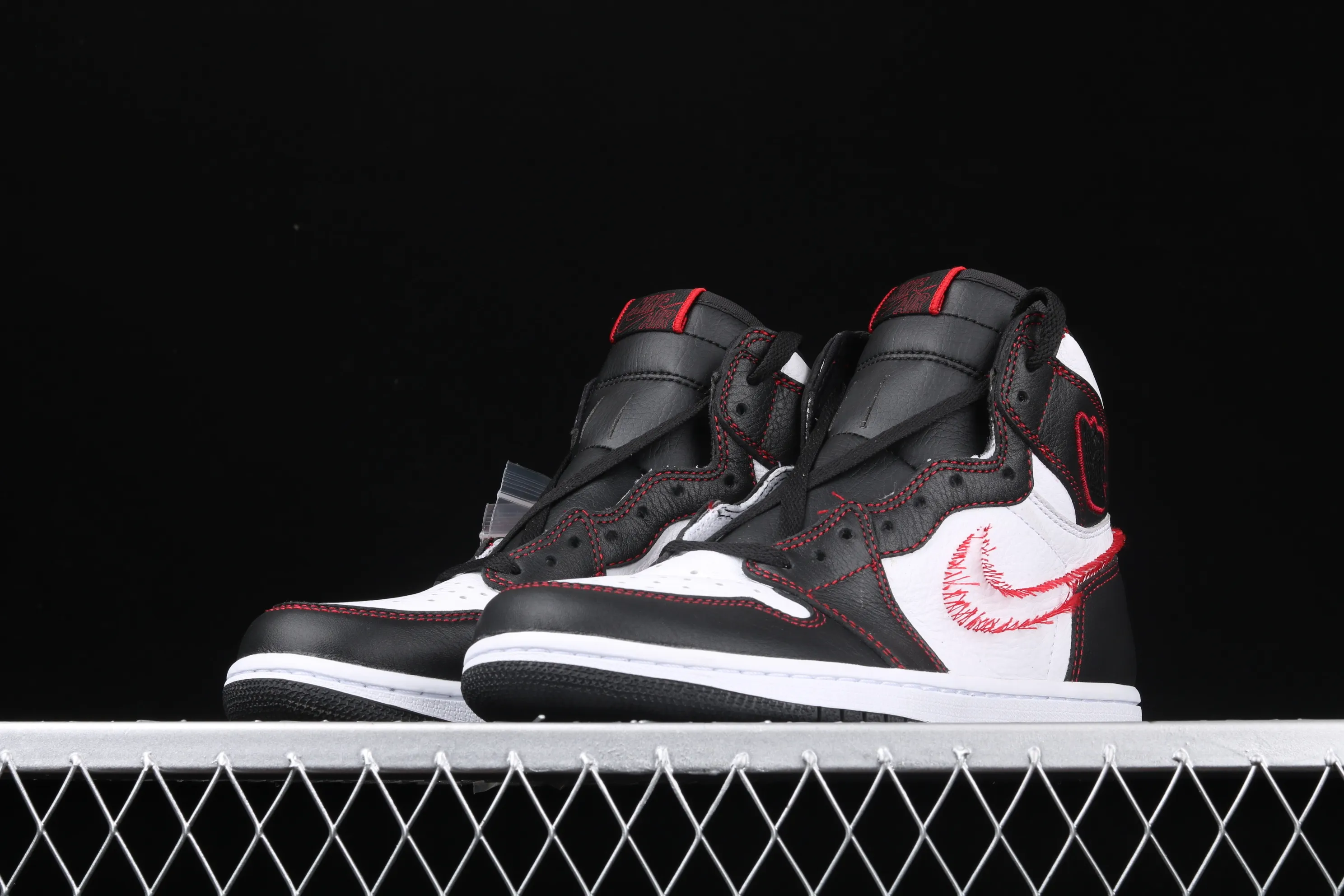 All categories Air Jordan Jordan series basketball shoes Air Jordan 1 High Air Jordan 1 "Dynamic Yellow" AJ1 black and white contrast stitching hook basketball shoes CD6579-071